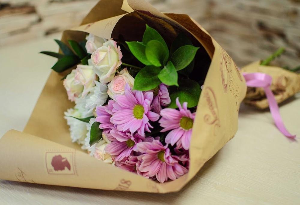 Букет цветов из: Розы и Хризантемы в Чесма