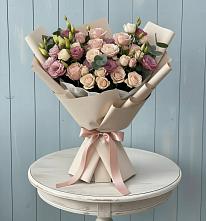 Букет цветов из:  Розы и Лизиантусы в Чесма