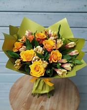 Букет цветов из:  Альстромерии и Розы в Чесма