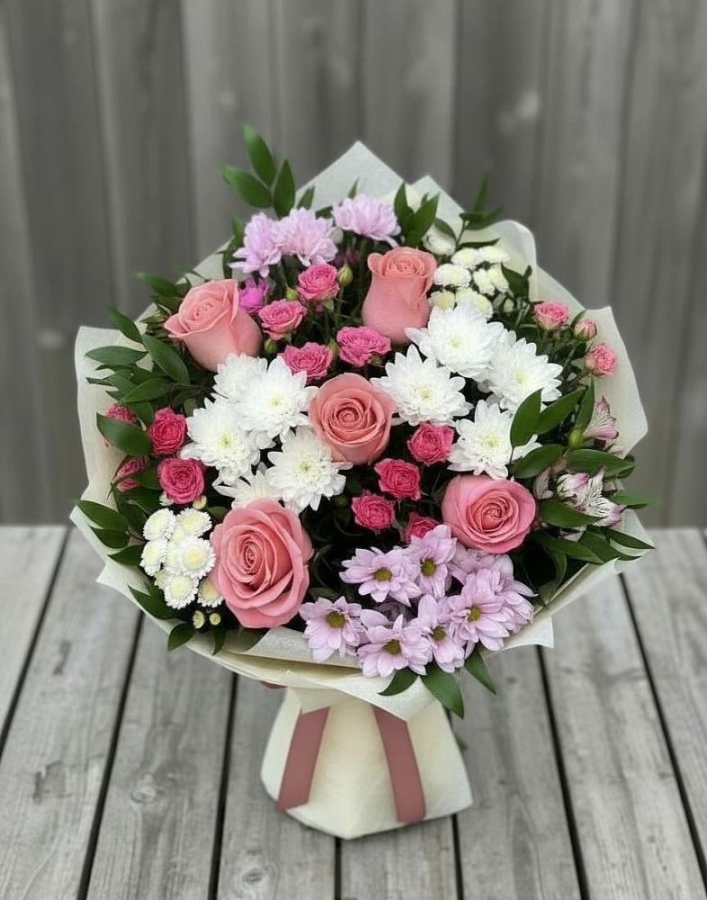Букет цветов из: Альстромерии, Гвоздики, Розы и Хризантемы в Чесма