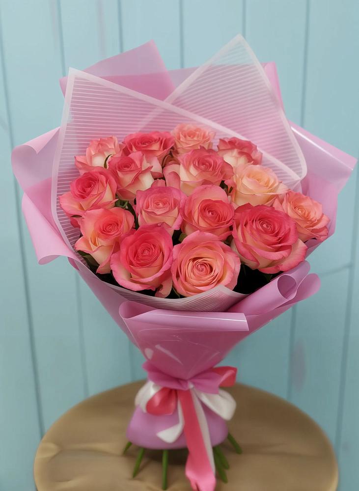 Букет 15 Розовых роз Равель в Чесма