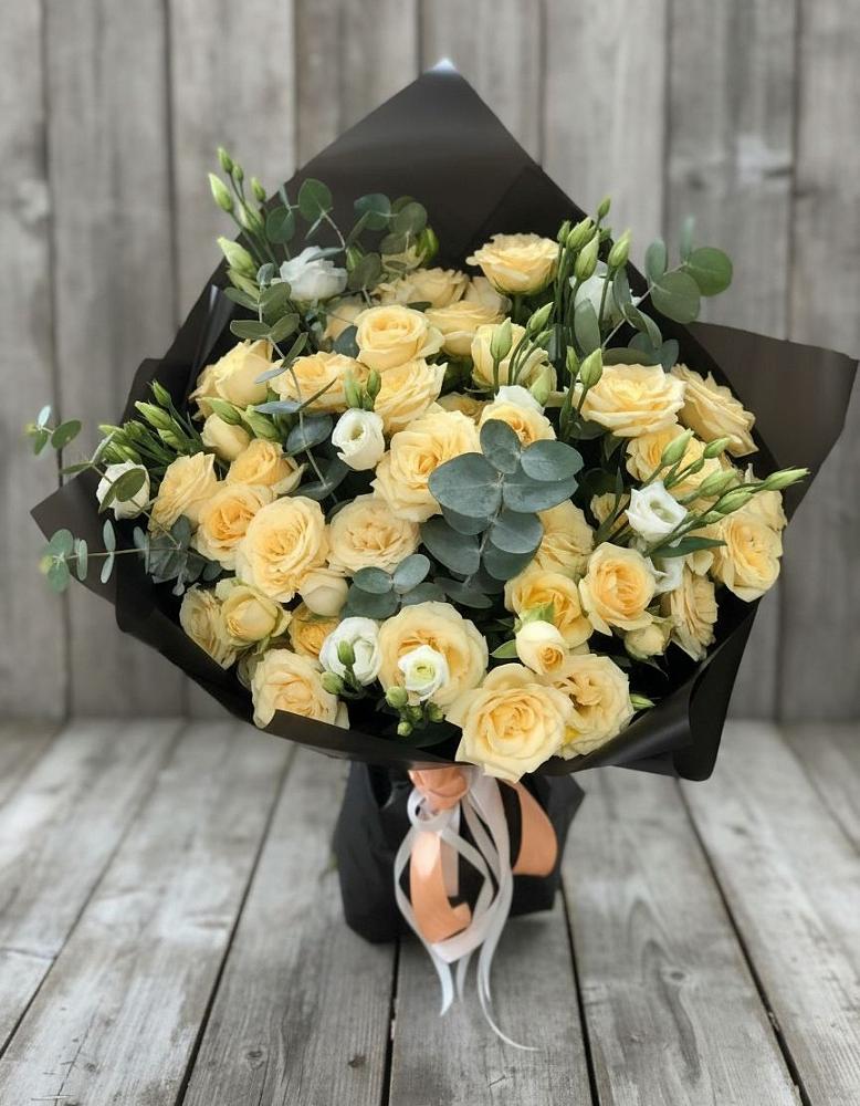 Букет цветов из: Розы и Лизиантусы в Чесма