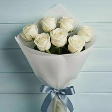 Букет 7 Белых роз Эдлесс Лав в Чесма