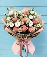 Букет цветов из:  Розы, Альстромерии и Лизиантусы в Чесма