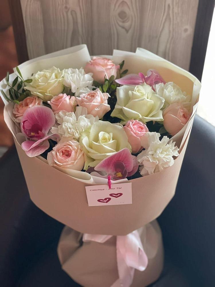 Букет цветов из: Орхидеи, Розы и Гвоздики в Чесма