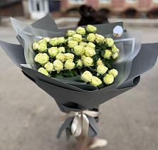 Букет Белые кустовые розы Солинеро в Чесма