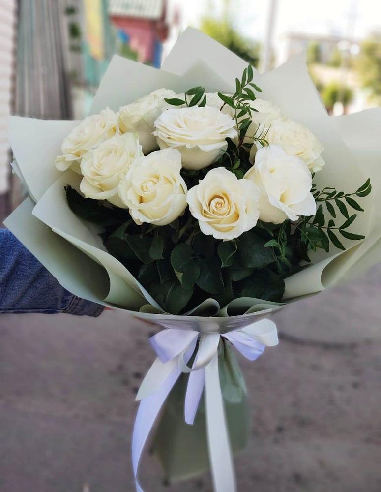Букет Белые розы Проуд в Чесма