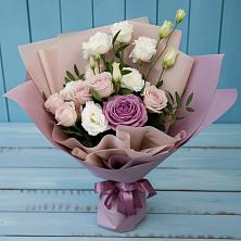 Букет цветов из:  Розы и Лизиантусы в Чесма
