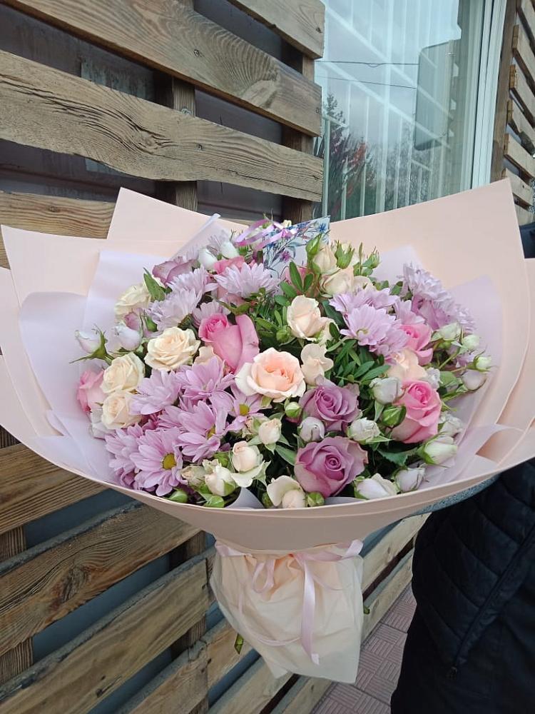 Букет цветов из: Розы и Хризантемы в Чесма