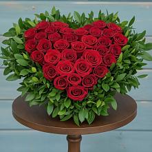 Цветочная композиция из Розы в виде сердца в Чесма