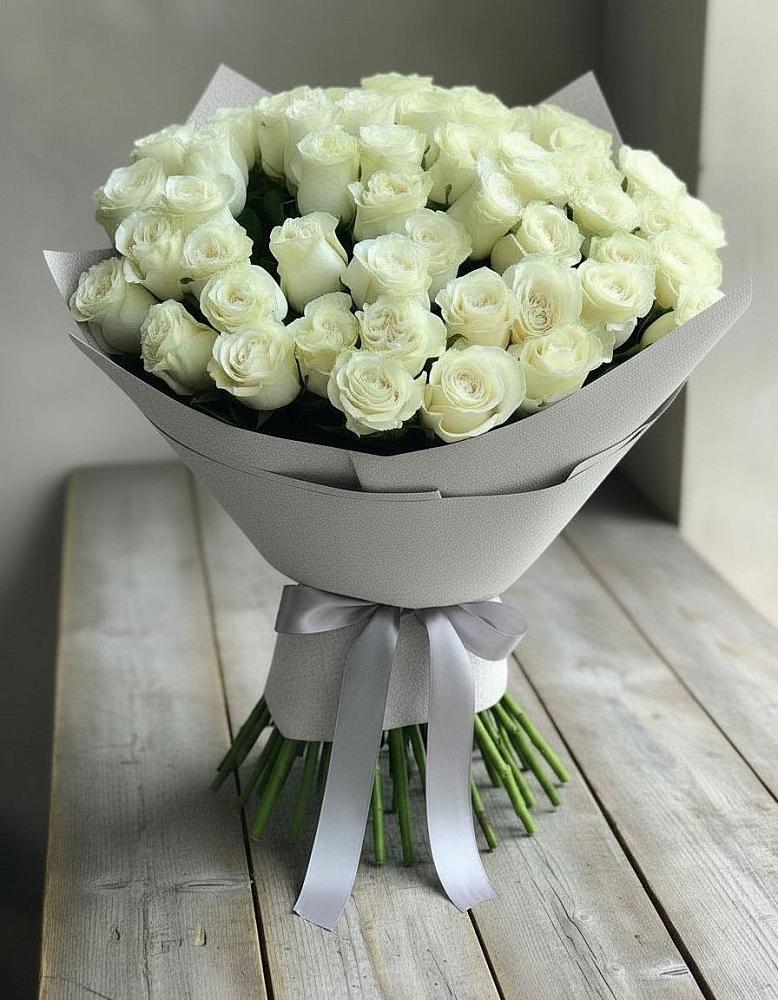Букет 35 Белых роз в Чесма