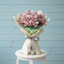 Букет цветов из:  Орхидеи и Розы в Чесма