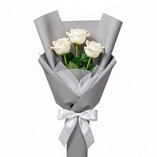 Букет 3 белые розы в Чесма