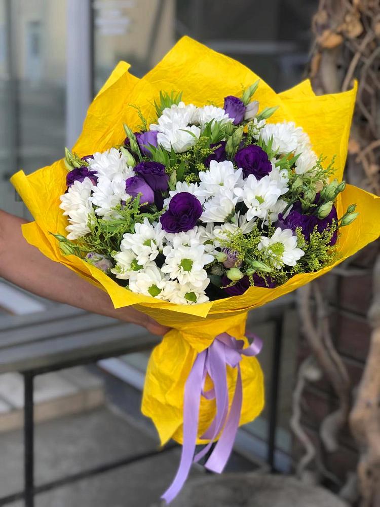 Букет цветов из: Ирисы, Хризантемы и Ромашки в Чесма