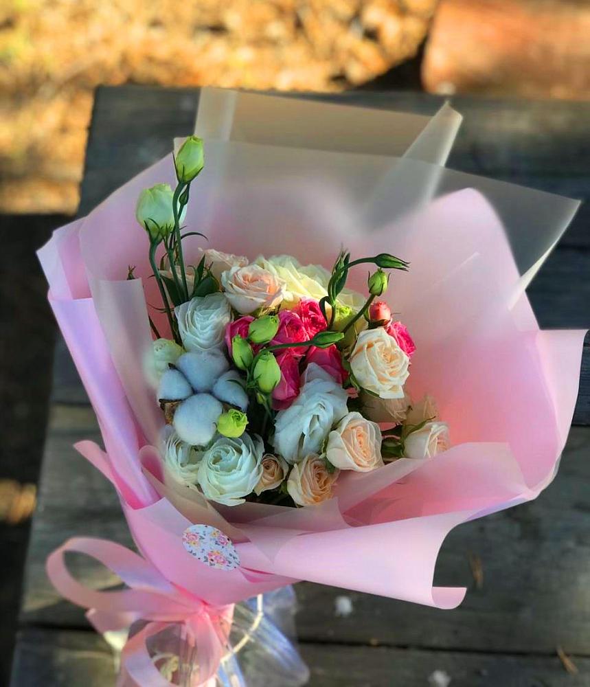 Букет цветов из: Розы и Лизиантусы в Чесма