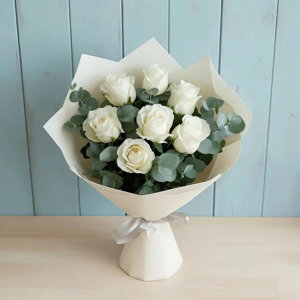 Букет Белые розы в Эвкалипте в Чесма