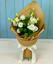 Букет цветов из:  Хризантемы и Лизиантусы в Чесма