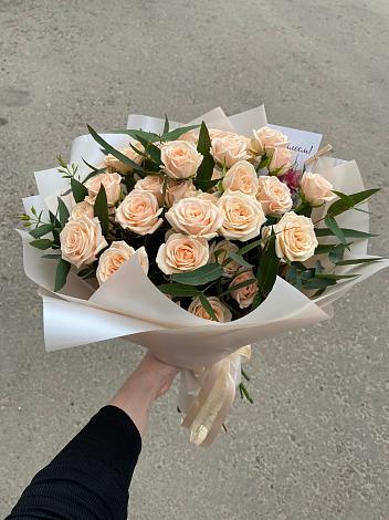 Букет Кремовые розы Латте в Чесма