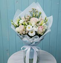 Букет цветов из:  Розы и Лизиантусы в Чесма