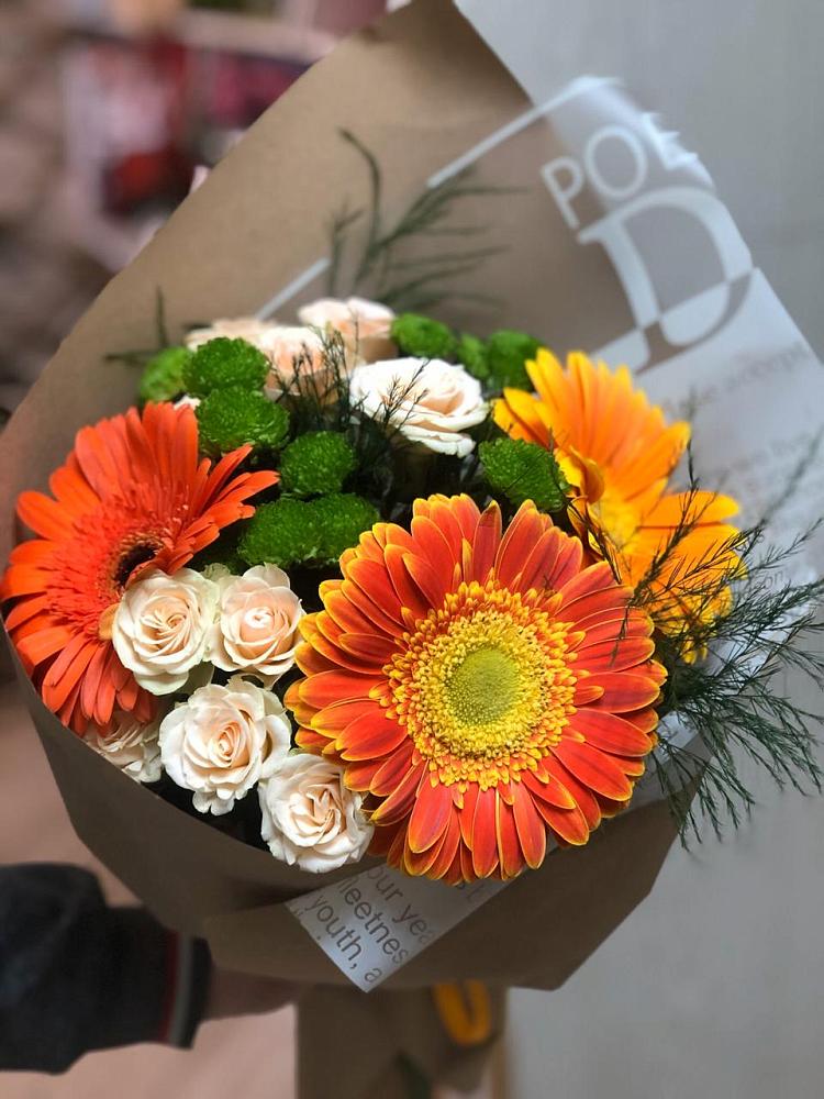 Букет цветов из: Герберы, Хризантемы и Розы в Чесма