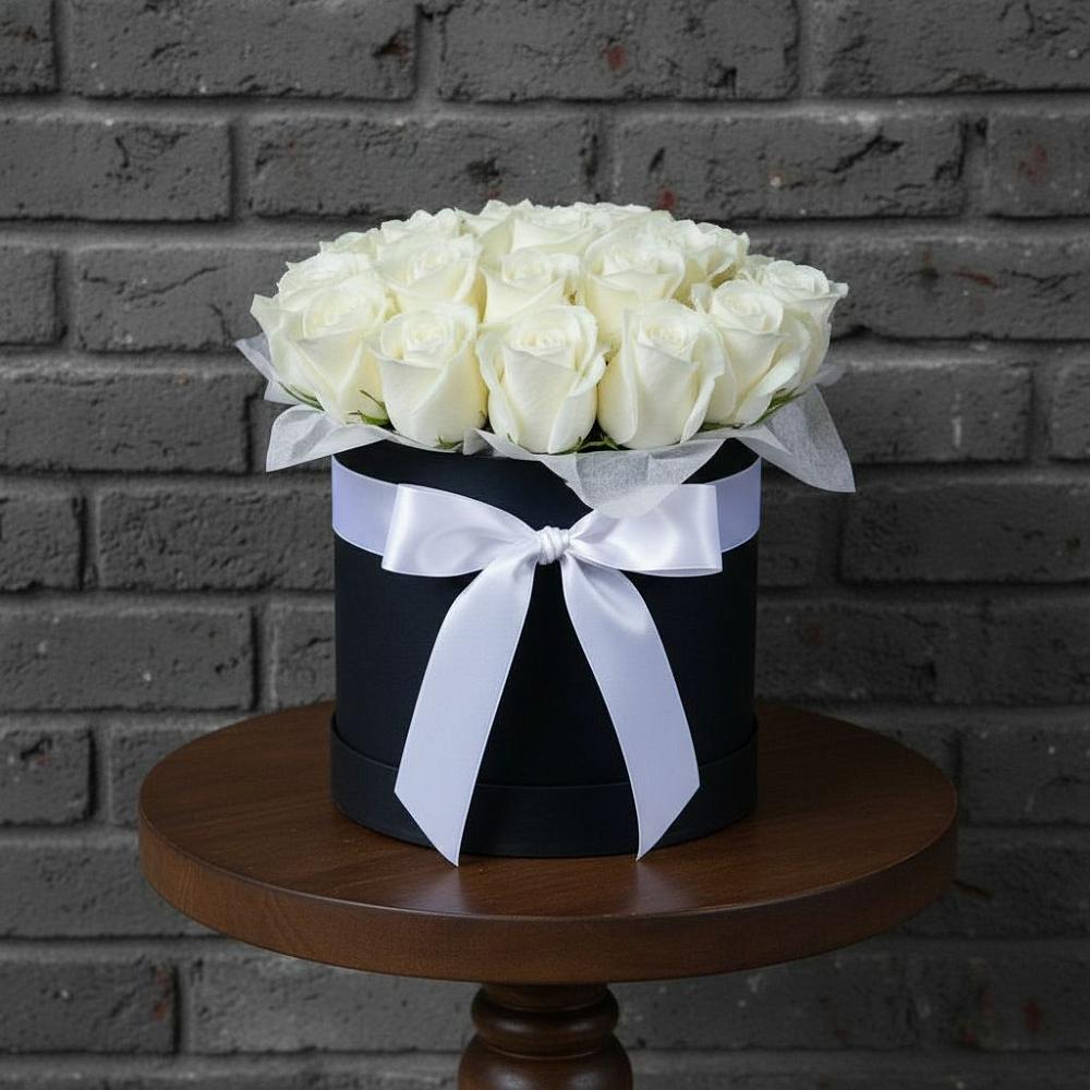 Цветочная композиция из Розы в шляпной коробке в Чесма