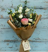 Букет цветов из:  Розы и Лизиантусы в Чесма