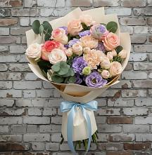 Букет цветов из:  Розы, Лизиантусы и Гвоздики в Чесма