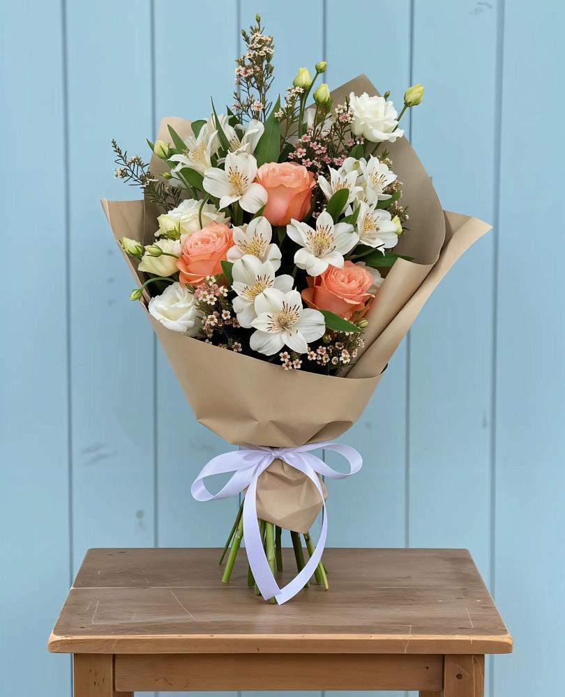 Букет цветов из: Альстромерии, Лизиантусы, Розы и Хризантемы в Чесма