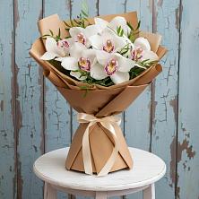 Букет цветов из:  Орхидеи и Розы в Чесма